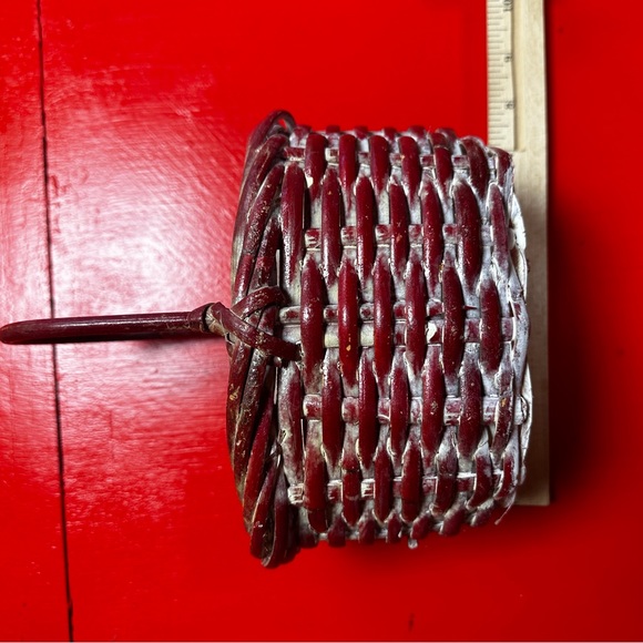 SMALL RED WASHED DECORATIVE BASKET - Picture 12 of 12